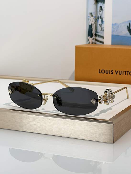 Picture of Louis Vuitton Sunglasses _SKUfw81854380fw